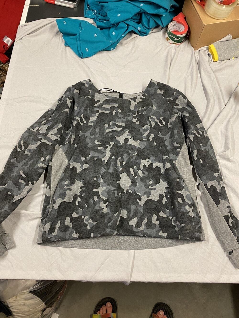 Nike Dri-Fit (Women's Size Large) Back ZIp Pullover UV Fairway Top Camo